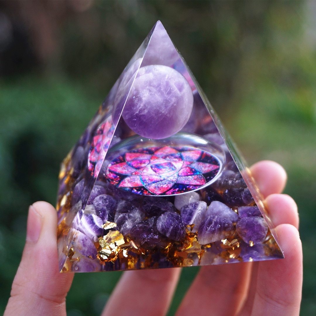 Natural Tiger Eye Orgonite Pyramid Healing Crystals Centerpiece Energy Generator Reiki Chakra Multiplier Orgone Amethyst Meditation