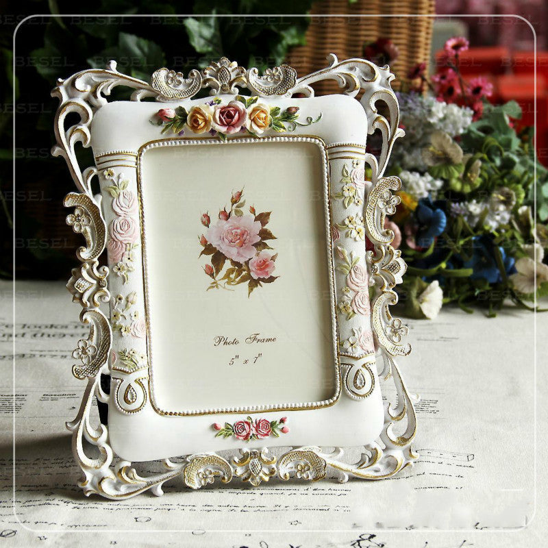 Pastoral style diamond frame