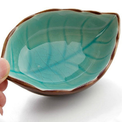 Creative leaf ceramic small dish kitchen tableware sauce vinegar sauce dish household ice split glaze snack saucer